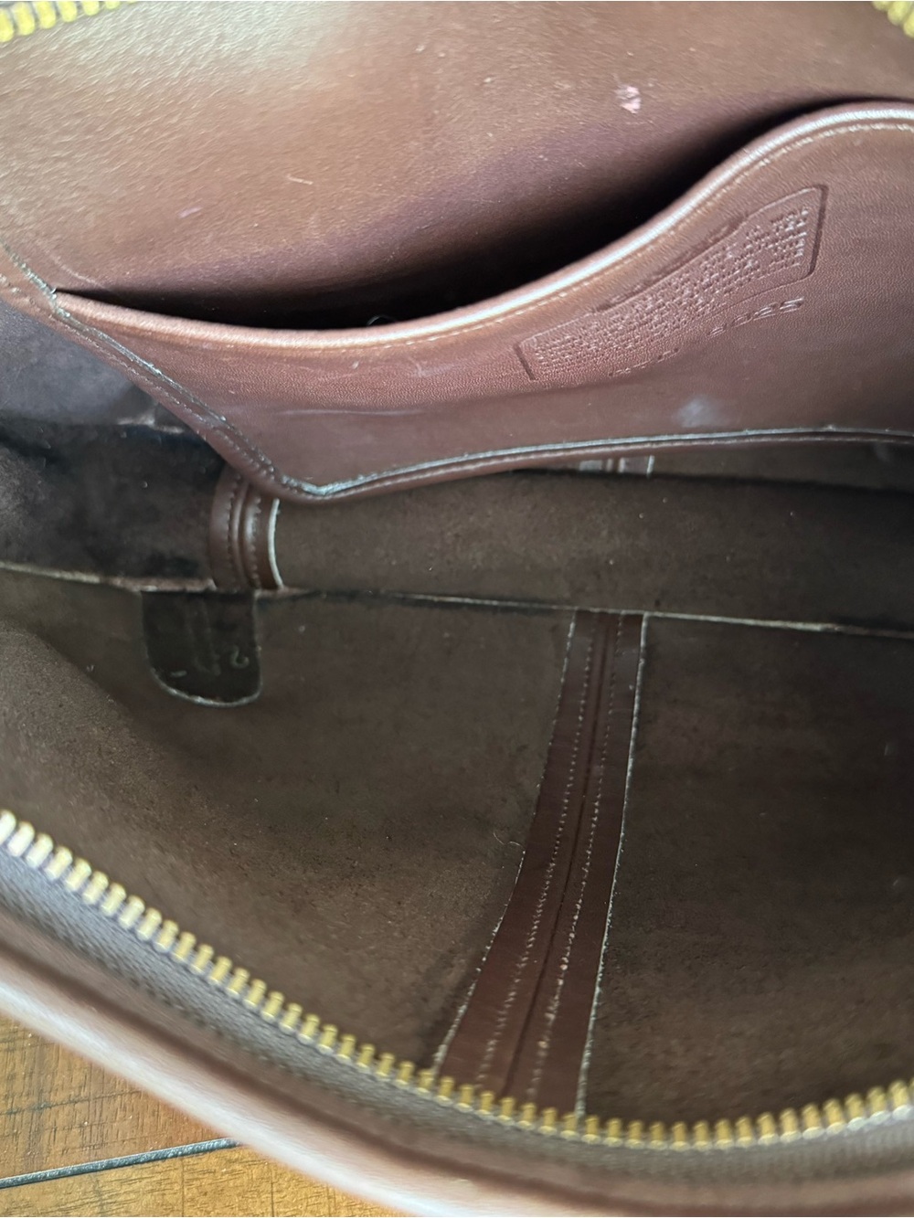 Vintage Coach Ergo 9025 in Mahogany - Picture 5 of 6